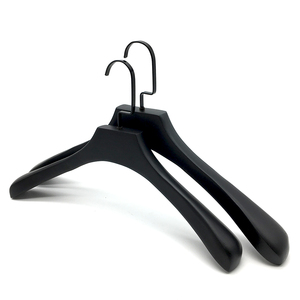Percha de Madera Minimalista para Mujer con Gancho de Acero Inoxidable para Armario, Perchas de Madera Modernas de Buena Calidad con Logotipo Personalizado - Product Image 1