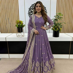 Fournisseur en gros de robes Anarkali élégantes brodées de sequins, disponibles en six couleurs, entièrement cousues. - Product Image 1