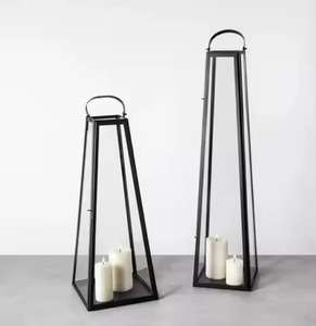 โคมไฟโลหะทาสีแดงพร้อมที่ใส่เทียนรูปดาวสำหรับตกแต่งบ้าน - Product Image 5