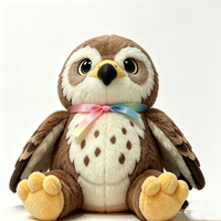 Peluche Faucon Bébé - Faucon Marron Doux en Peluche avec de Grandes Yeux, Ailes en Plumes Réalistes et Ruban Arc-en-ciel Pastel