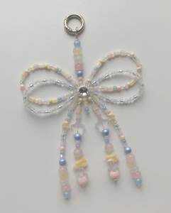 Elegante Llavero Bordado a Mano con Cuentas y Trabajo Decorativo Intrincado para Accesorios de Moda - Product Image 1