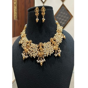 Conjunto de Collar y Aretes de Moissanita Chapados en Oro de Primera Calidad, Joyería de Regalo para Bodas Indias para Mujeres - Product Image 1