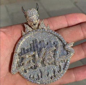 จี้ตัวอักษรแบบกำหนดเองสุดหรู ประดับเพชรโมอิสซาไนต์ VVS เงินแท้ 925 ชุบทอง 18K สไตล์ฮิปฮอป - Product Image 1