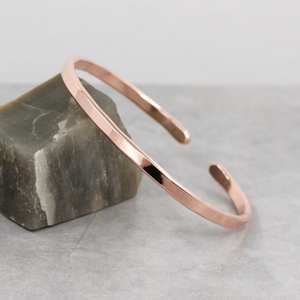 Bracelet en cuivre pur avec un magnifique motif floral en relief pour hommes et femmes, soulagement de la douleur, bien-être spirituel, bracelet artisanal. - Product Image 6