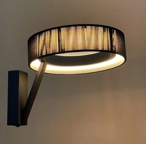 Lámpara de pared LED moderna de 10W – Estructura metálica con pantalla de tela - Product Image 1