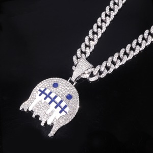 Collier pendentif hip-hop tendance en moissanite de fournisseur indien pour les amateurs de mode et les accessoires de musique rap, disponible à la vente - Product Image 3