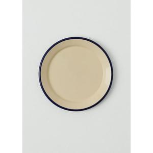 Assiette plate ronde en métal émaillé crème avec bord brun, design minimaliste, pour la présentation de desserts et d'aliments - Product Image 2