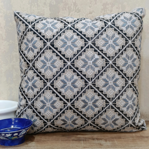 Funda de Cojín de Algodón Bordado Ecológico Vintage para Uso en el Hogar y Hoteles - Product Image 1