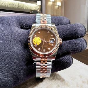 Reloj Mecánico de Acero Inoxidable de Dos Tonos, de Lujo, Vintage, de Alta Calidad, Moderno, con Esfera Color Chocolate, Marcadores de Hora con Diamantes y Bisel Acordonado - Product Image 1