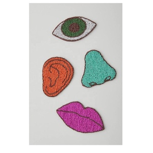 Juego de 4 posavasos de cuentas de vidrio con diseño de zapatos, hechos a mano, tejidos, en rosa y dorado, para bebidas, tazas de café, mesa de comedor, Navidad - Product Image 2
