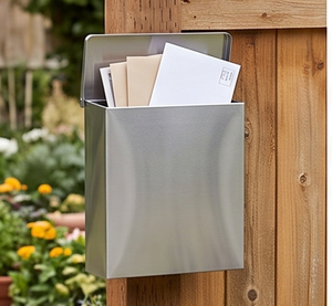 Boîte aux lettres murale élégante en argent galvanisé, polie, avec compartiment à journaux et espace de rangement pour colis - Product Image 2