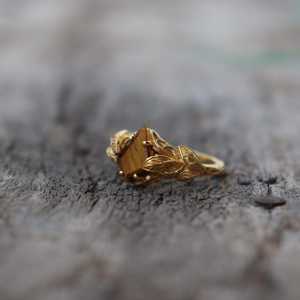 Bague Œil de Tigre en Pierre Précieuse, Modèle Cerf-volant d'Inspiration Naturelle, en Argent Sterling 925 Plaqué Or 14K, Cadeau de Fiançailles Délicat - Product Image 4