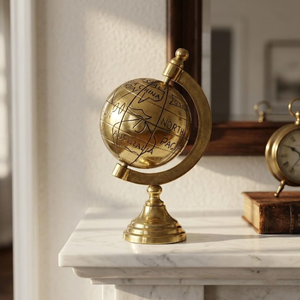Mini globe en laiton sur support, carte du monde gravée vintage, ornement de table, globe décoratif pour bureau, accessoire de bureau, salle d'étude, voyage - Product Image 1