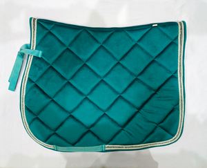 Tapis de selle en velours vert turquoise pour dressage avec bordure en pierres de diamant, disponible dans toutes les tailles et types – Produits équestres - Product Image 5