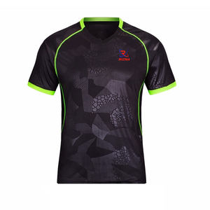 Nouveau design, dernière collection, maillot de football d'été 100% polyester respirant, vente chaude, fabriqué au Pakistan, nom d'équipe personnalisé, unique et de qualité supérieure - Product Image 1