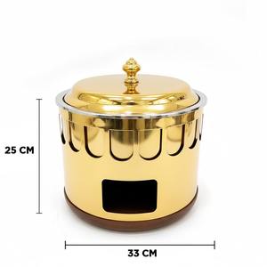 Plat à chafing cylindrique Royal Gold avec motif en arc et base en bois, chauffe-plats de luxe en acier inoxydable pour banquets du Moyen-Orient - Product Image 6
