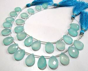 Cadena de Cuentas de Calcedonia Aqua Natural de 12x16mm, Forma de Pera, Facetadas, 8 Pulgadas de Largo - Product Image 4