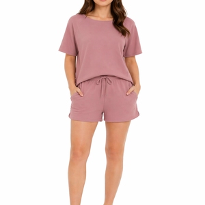 Ensemble t-shirt et short pour femme, décontracté, deux pièces, vêtements de détente d'été, tissu doux et confortable, respirant et léger - Product Image 1