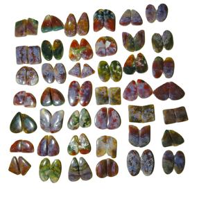 ต่างหูโมราแดงรูปทรงผสมผสาน พลอยธรรมชาติ มีสีเขียวผสม เกรด AA+ รับรองคุณภาพ ขนาด 20-45 มม. น้ำหนัก 8-12 กรัม สำหรับทำเครื่องประดับ - Product Image 1