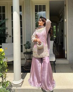 Ensemble Kurti Plazzo élégant pour femmes, dernière collection de vêtements ethniques, parfait pour les fêtes, les mariages et le quotidien, confortable et de créateur. - Product Image 4