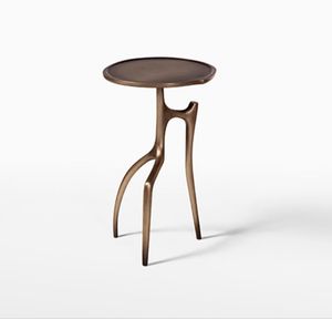 Table d'appoint fonctionnelle en métal finition or, élément de décoration élégant pour chambre, salon, bureau et hôtel - Product Image 6