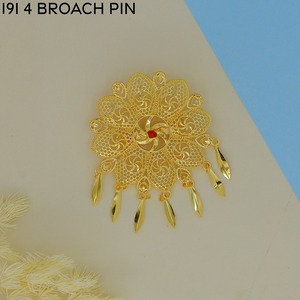 Broche chapado en oro de estilo francés tradicional MIJ, broche étnico de diseñador, broche para mujer, para bodas, broche de estilo árabe pesado. - Product Image 1