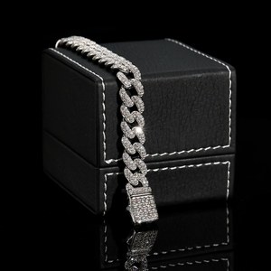 Bracelet de luxe en argent 925 avec moissanite, maillons cubains, taille brillant rond, micro-pavé, unisexe, avec fermoirs sécurisés - Product Image 3