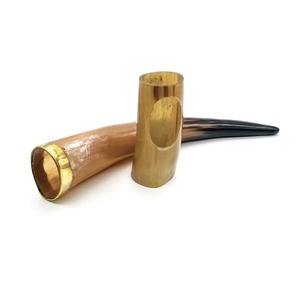 Authentique Chope à Boire en Corne Viking Polie à la Main, Tasse à Bière Médiévale en Corne Naturelle, Verre à Boire pour Fête Nordique - Product Image 4