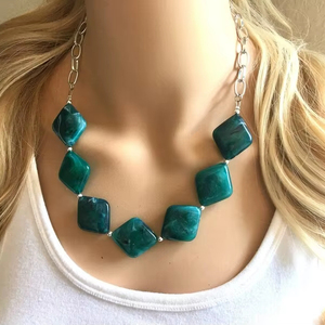 Collier en résine personnalisé, pendentif en résine époxy fait main, bijoux uniques, cadeau de mode pour femmes, design de bijoux en résine - Product Image 1
