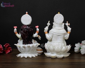 Statue de Laxmi Ganesh en résine de poussière de marbre |   Ensemble d'idoles de dieux hindous en or blanc |   Décoration de temple à domicile pour Diwali - Product Image 6