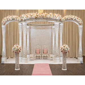 Impresionante Mandap de Boda con Cristales de Fibra de Diamante, Elegantes Pilares de Celosía Blancos, Decoración de Escenario, Moderno Mandap Redondo Indio, Set para Reino Unido - Product Image 1