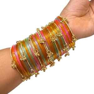 Ensemble de bracelets Churiyan géométriques tendance en argent plaqué or et perles multicolores, style cachemiri, pour mariages et fêtes, pour femmes, de qualité supérieure - Product Image 1
