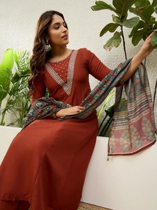 Ensemble Kurta ethnique pour femmes, ensemble Kurti indien brodé, tenue ethnique élégante pour femmes, ensemble trois pièces pour soirée - Product Image 4