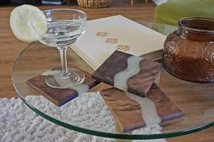 Posavasos de Madera para Bebidas Hecho a Mano con Nogal Oscuro y Acabado con Sellador de Madera Natural para Resistencia al Agua y Fácil Limpieza - Product Image 3