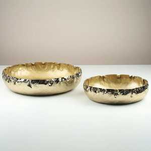 Différents bols en métal doré faits à la main avec un design de bordure en forme de feuille, plat de service moderne pour la présentation des aliments, les cadeaux et la décoration - Product Image 5