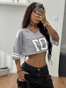 Maillot de football court en maille grise OEM, numéro 07, pour femme, style streetwear, fournisseur en gros de marques privées OEM - Product Image 3