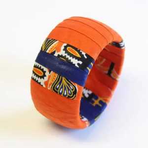 Brazaletes de madera vintage de diseño de primera calidad, impresos a mano, con acabado pulido, empaque personalizado, para mujer, para todas las ocasiones. - Product Image 4