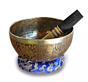 Cuenco de Latón Hecho a Mano con Diseño Feng Shui Redondo, Decoración de Mesa para Interiores, para Meditación y Uso en Sala de Estar - Product Image 1
