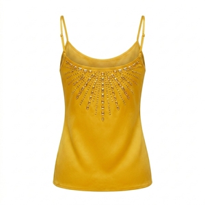 Camisole jaune en satin de soie à fines bretelles avec perles de strass et col rond pour femme - Product Image 2