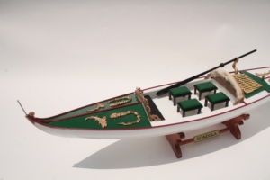 Góndola Veneciana, Modelo de Velero de Madera Hecho a Mano, Personalizado, Antiguo, Coleccionable, Temática Oceánica, Pieza de Arte Decorativa para Mesa - Product Image 3