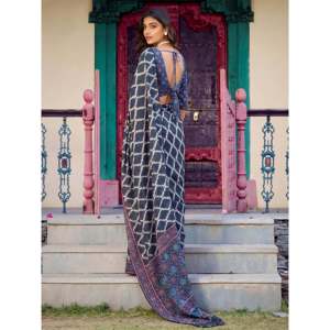 Hermoso Sari de Crepé Azul con Estampado Digital y Blusa para Mujer - Product Image 3