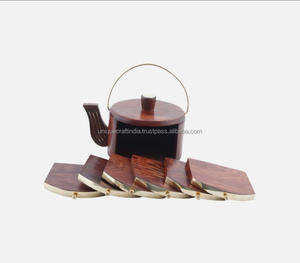 Posavasos de cocina para hervidor de agua personalizados al por mayor (juego de 6 y soporte) con posavasos cuadrados y redondos de madera de nogal e incrustaciones de latón - Product Image 1