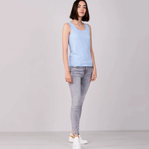 Camiseta de Tirantes de Punto para Mujer, Color Azul Claro Sólido, Cuello Redondo, Corte Regular Informal, Transpirable, 100% Algodón - Product Image 2