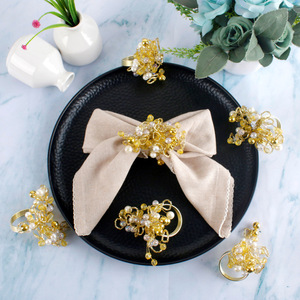 Anneaux de serviette élégants à perles scintillantes - Décoration de table de Noël de luxe faite à la main pour les fêtes (vente en gros) - Product Image 5