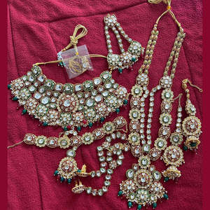 Jewelemarket chapado en oro Kundan piedra y cuentas Meenakari conjunto nupcial 10581304MGR exquisita joyería fina para novias - Product Image 1