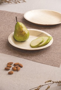 Assiettes en Areca Résistantes à la Chaleur, Vaisselle Jetable Biodégradable, Formes Rondes de 6 Pouces, Assiettes Robustes et Écologiques en 2026 - Product Image 1