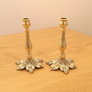 Elegante Portavelas de Latón Hecho a Mano con Acabado Antiguo, Estilo Vintage, Pieza Decorativa para Centro de Mesa en Hogar u Hotel - Product Image 6