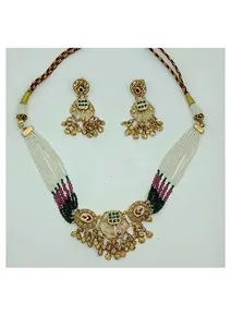 Joyería étnica: Conjunto de collar de gargantilla multicolor con cuentas, centro de piedra verde y gotas colgantes, aretes a juego, tradicional. - Product Image 2