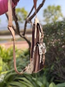 Sac à bandoulière élégant en cuir de fourrure de vachette tendance sac à main de mode avec ceinture d'argent facile à transporter nouveauté accessoire de voyage - Product Image 3