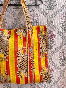 Women <b>Quilted</b> Cotton Tote Bag with Tiger Hand Print Bohemian Style Casual Zipper Travel Daily Use <b>Handbag</b> for Women - Product Image 2